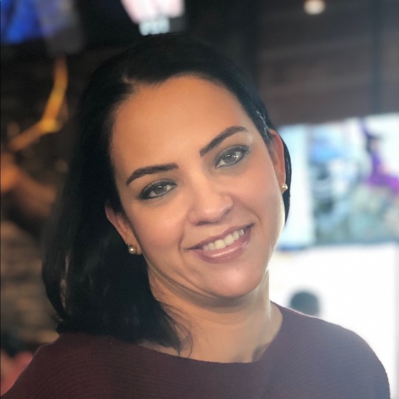 Meet your Posher, Elida - Picture 1 of 1